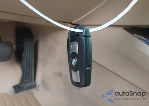 2006 BMW 325Xi z USA, uszkodzony, nr VIN WBAVD13576KV11027